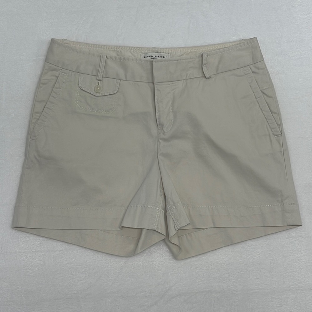 Banana Republic Martin Fit Chino Shorts Cream size 6